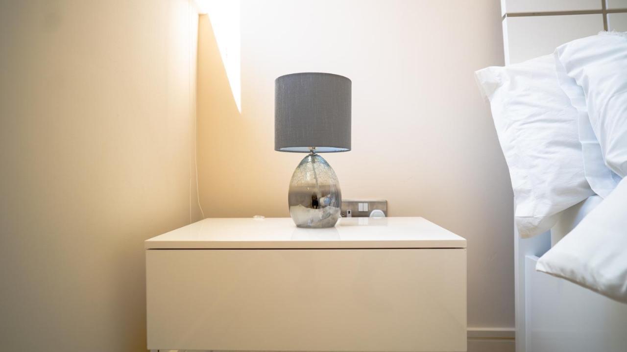 Comfy Spacious Apartment In Canary Wharf Londra Dış mekan fotoğraf