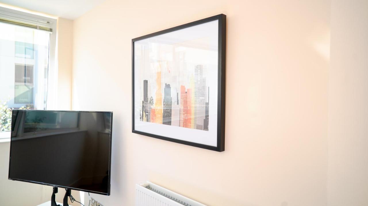 Comfy Spacious Apartment In Canary Wharf Londra Dış mekan fotoğraf