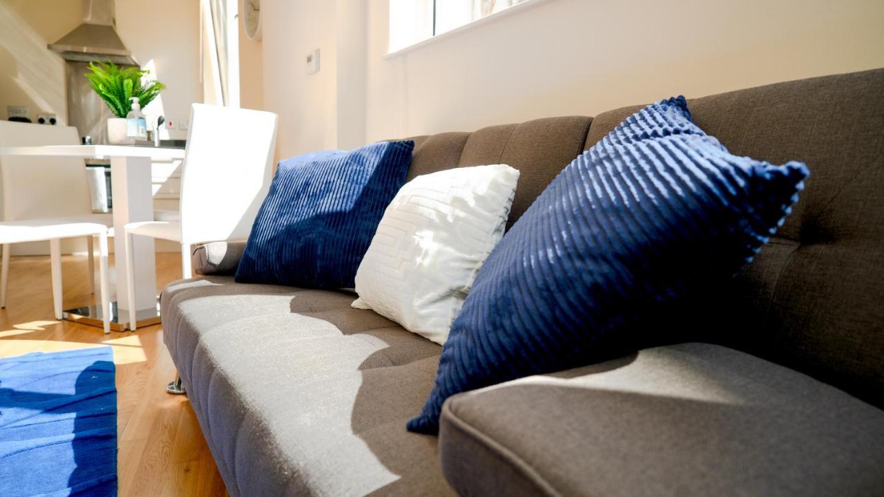 Comfy Spacious Apartment In Canary Wharf Londra Dış mekan fotoğraf